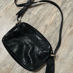 Kelly Wynne Black Leather Crossbody Purse